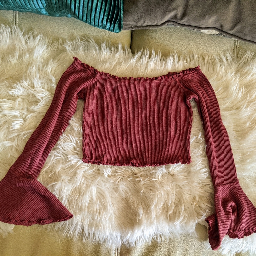 Long sleeve crop